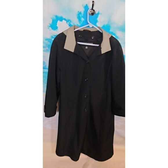 "Fleet street"  woman's trench 🧥 coat. - Picture 1 of 8
